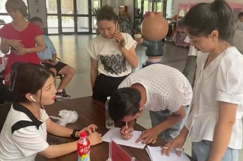 新疆溫宿縣 以“公共就業(yè)服務(wù)社區(qū)行”為抓手，為高校畢業(yè)生高質(zhì)量就業(yè)鋪路搭橋